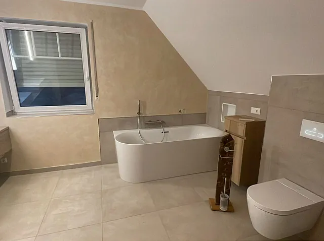 Fertig saniertes Badezimmer vom Maurerbetrieb Kroll in Siedenburg